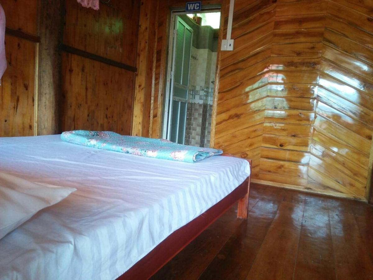 Tran Xuan Homestay Ba Be Village Exterior photo